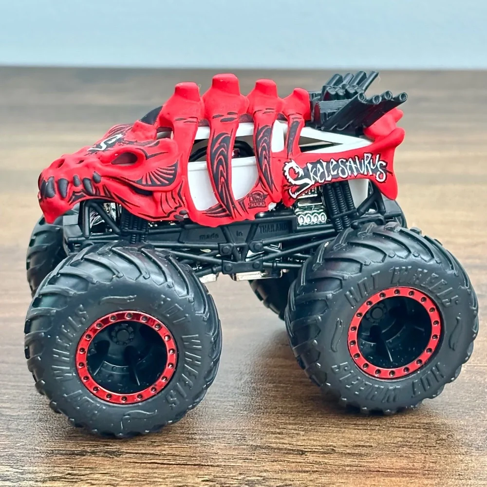 Hot Wheels Monster Trucks Skelesaurus Dino Red 1:64 Scale Diecast Loose EUC